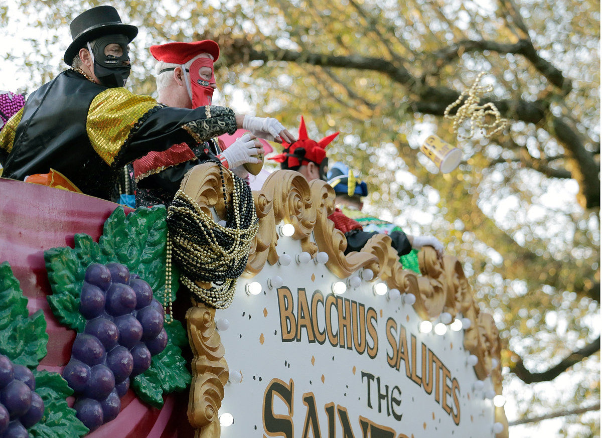 Krewe of Bacchus 2017 rolls in New Orleans: See Mardi Gras parade photos